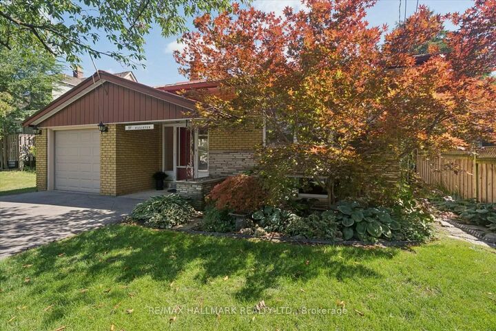 Property Photo:  51 Allister Avenue  ON M1M 3L2 