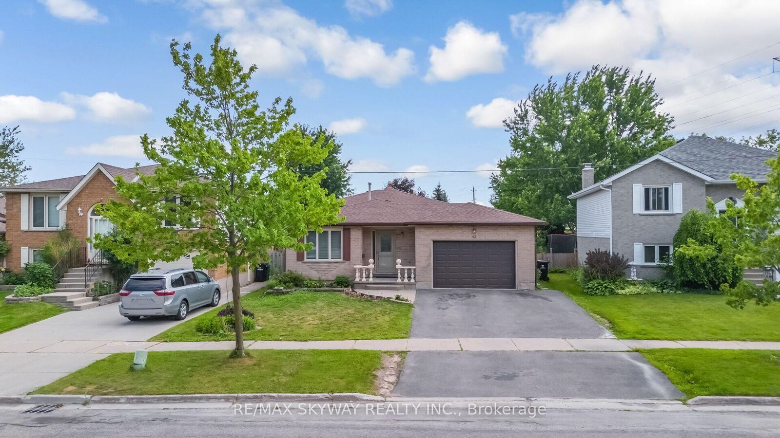 Photo de la propriété:  42 Newbury Drive  ON N2N 2X6 
