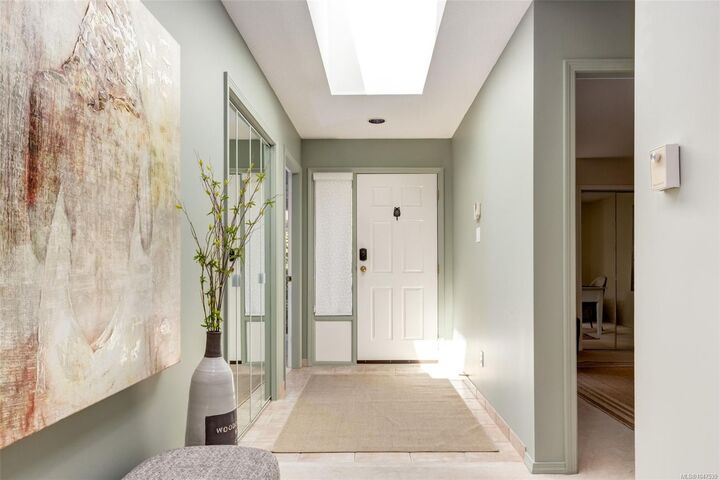 Property Photo: 816 Lakes Blvd BC V9P 2P8