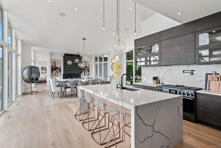 Property Photo: 1730 Oak Leaf Dr BC V9P 9J4