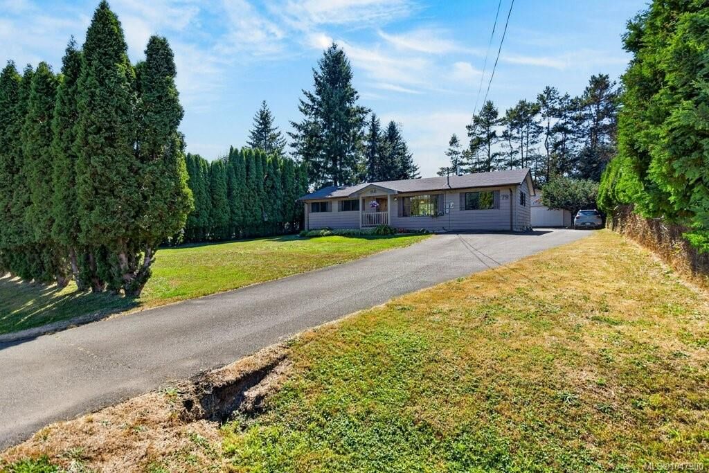Property Photo: 79 Salsbury Rd BC V9N 9L7