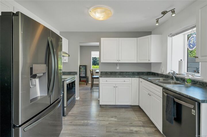 Property Photo:  825 Pinecrest Rd  BC V9W 7N2 