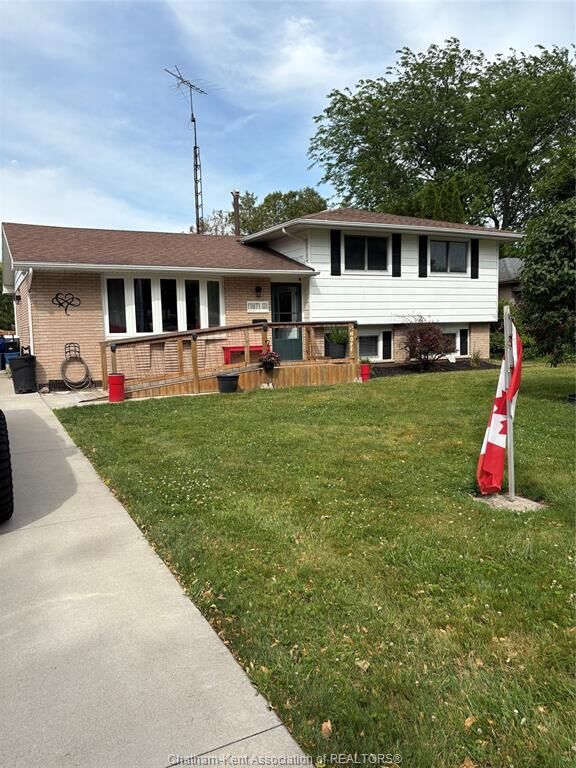 46 Ottawa Drive — photo 1