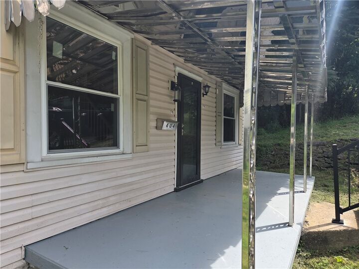 Property Photo:  404 North 10th St  PA 15613 