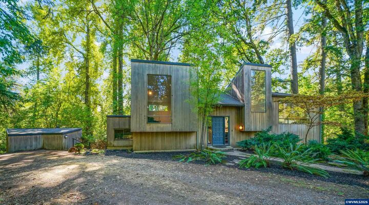 Property Photo: 4298 River Rd S OR 97302