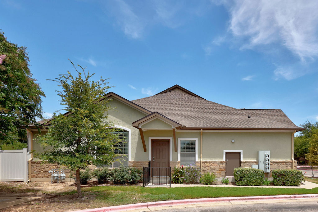 Property Photo: 1900 Little Elm Trail 36 TX 78613