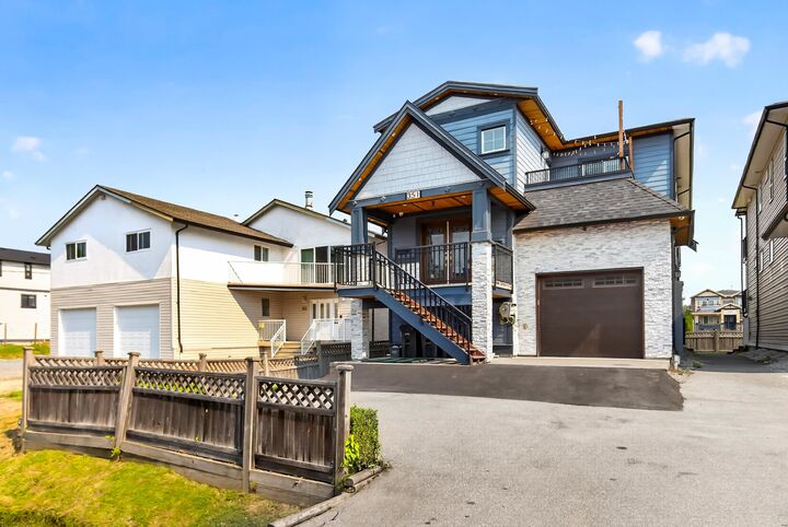 351 Pembina Street — photo 1