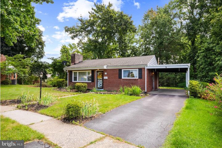 Property Photo:  410 Clinton Road  PA 17109 
