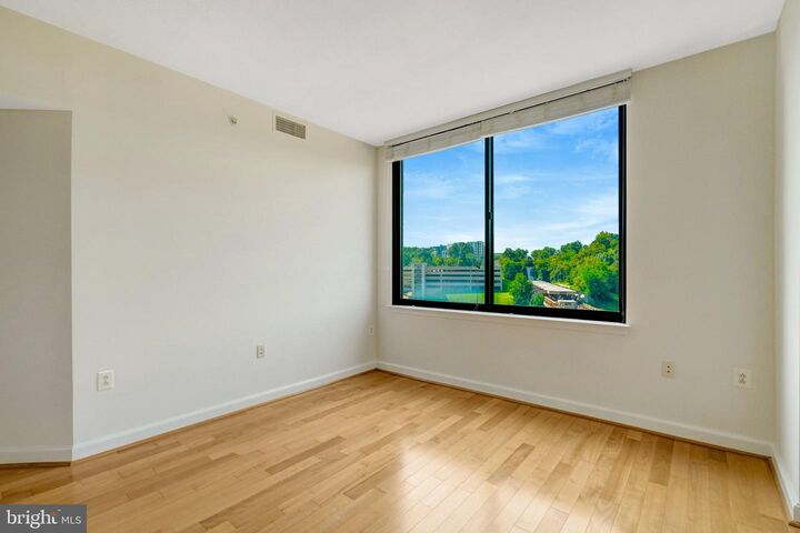 Property Photo:  2451 Midtown Avenue 1319  VA 22303 