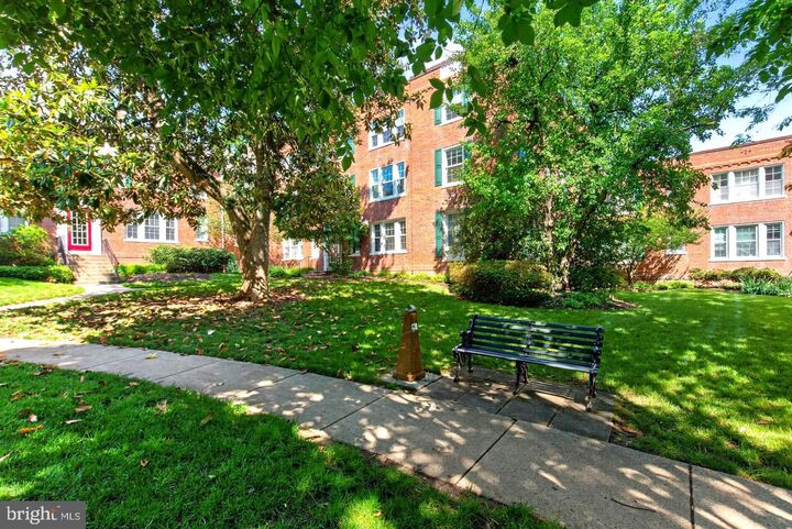 Property Photo:  1811 Key Boulevard 10532  VA 22201 