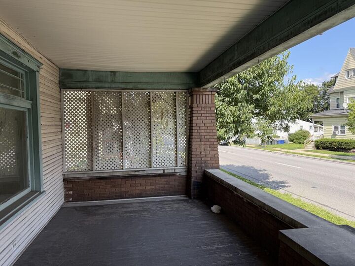 Property Photo:  2526 Broad Ave  PA 16602 