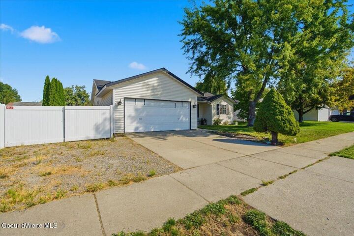 Property Photo:  1371 W Heron Ave  ID 83835 