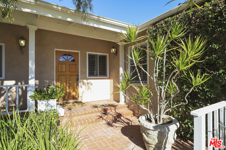 Property Photo: 13155 Psomas Way CA 90066