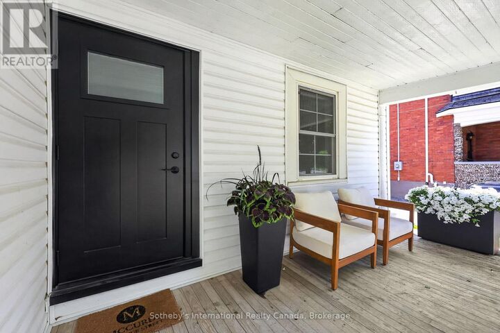 Property Photo:  131 Bruce Street South  ON N0H 2P0 
