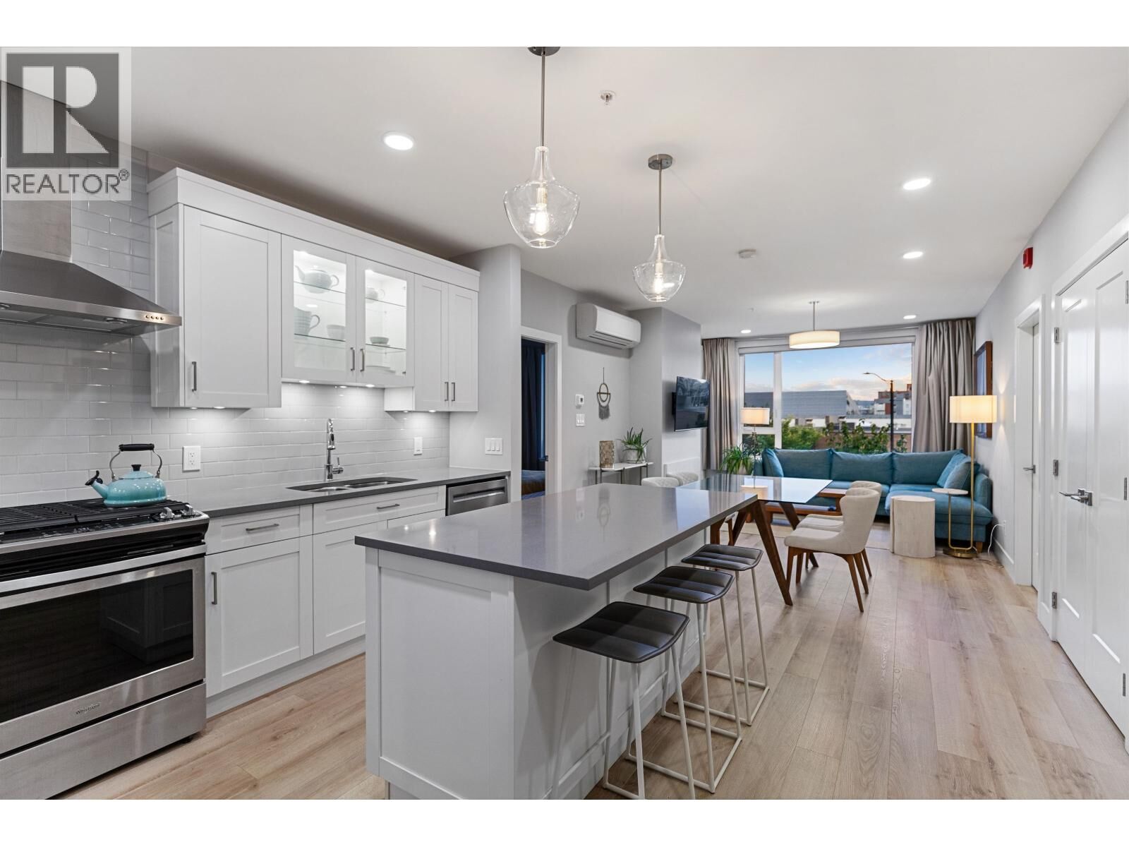 Property Photo: 1087 6th Avenue 202 BC V2L 0E5