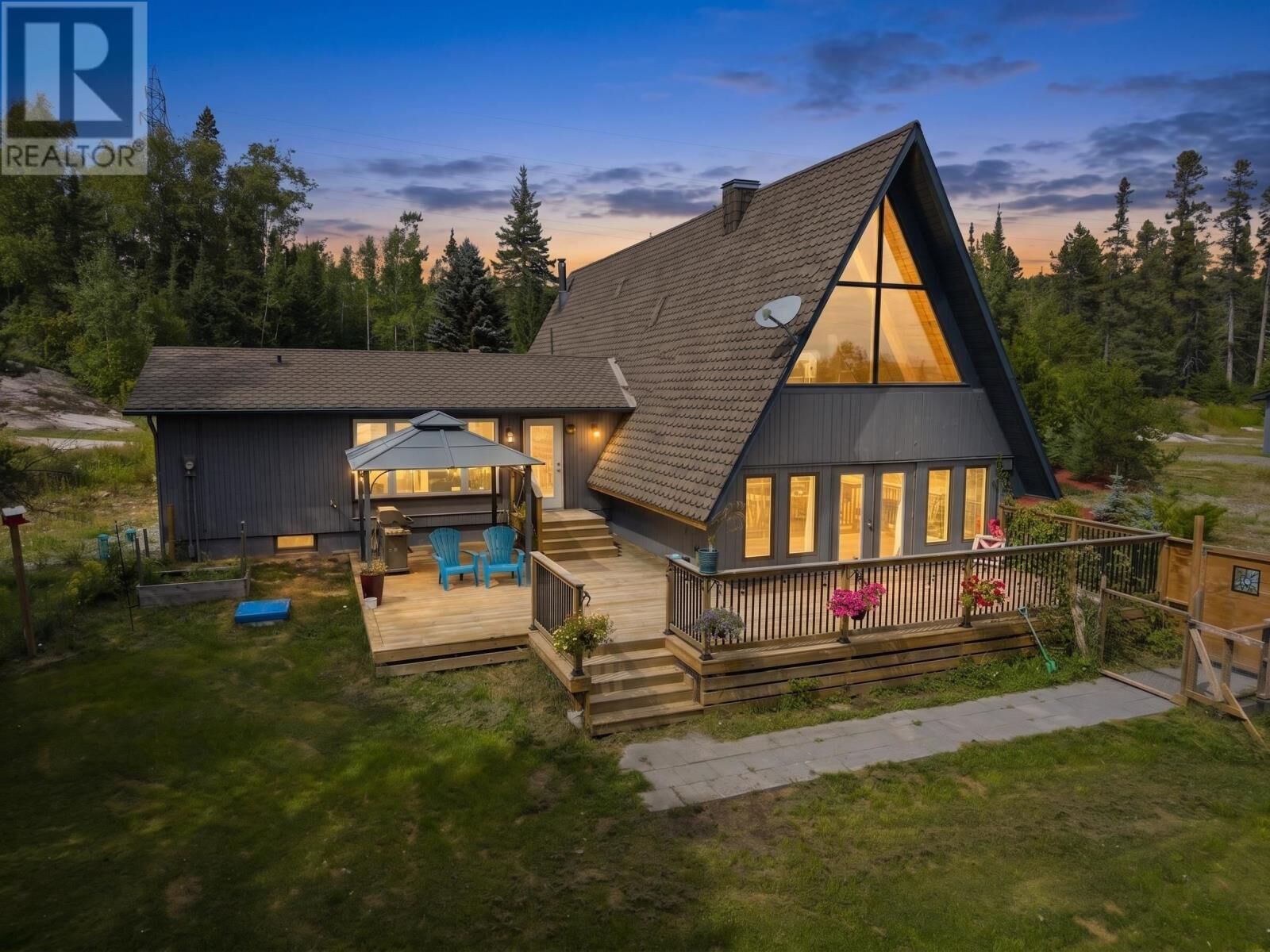 Property Photo: 1950 Lakeshore Dr ON P7A 0L3