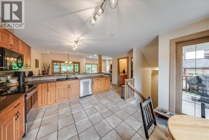 Property Photo: 1003 Mountain View Road E BC V0G 1Y0