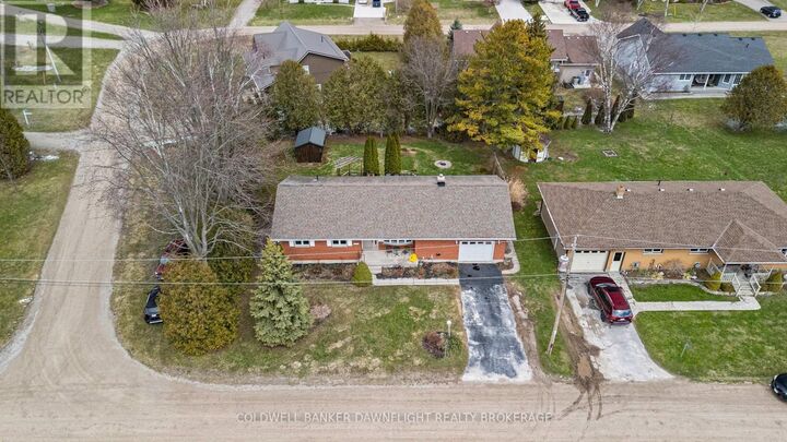 Photo de la propriété:  33960 Queen Street  ON N0M 2T0 