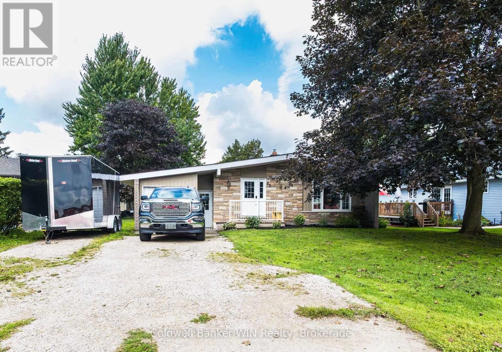 Property Photo: 25 Thomas Street ON N0G 2S0