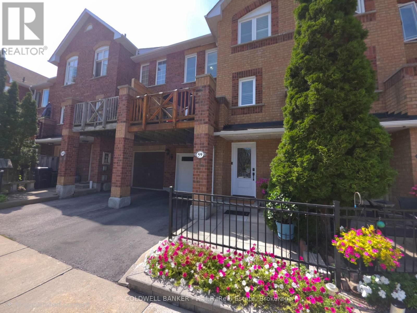 Property Photo:  2 Hedge End Road 59  ON M1B 5Z8 