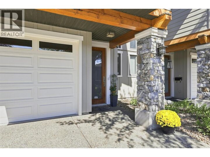 Property Photo: 1637 Golf Ridge Way BC V2H 0A5