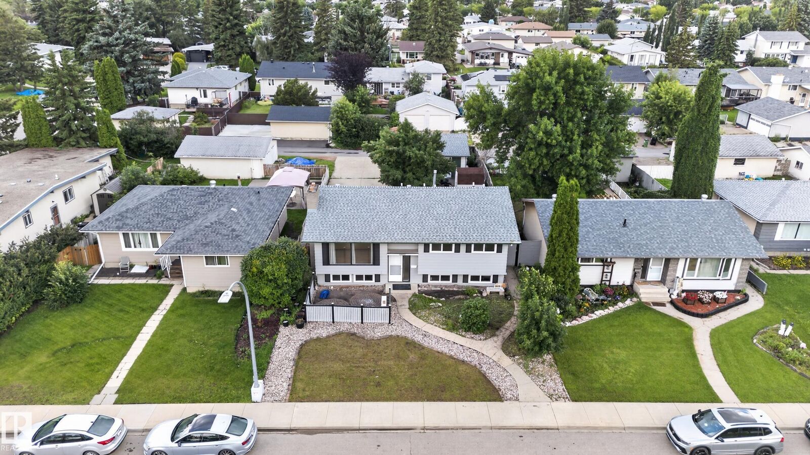 Property Photo:  15012 79 Street NW  AB T5C 1K8 