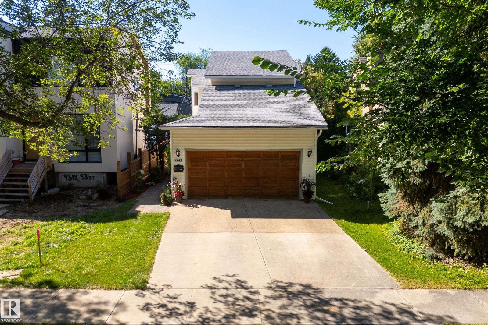 Property Photo: 9324 93 Street NW AB T6C 3T8