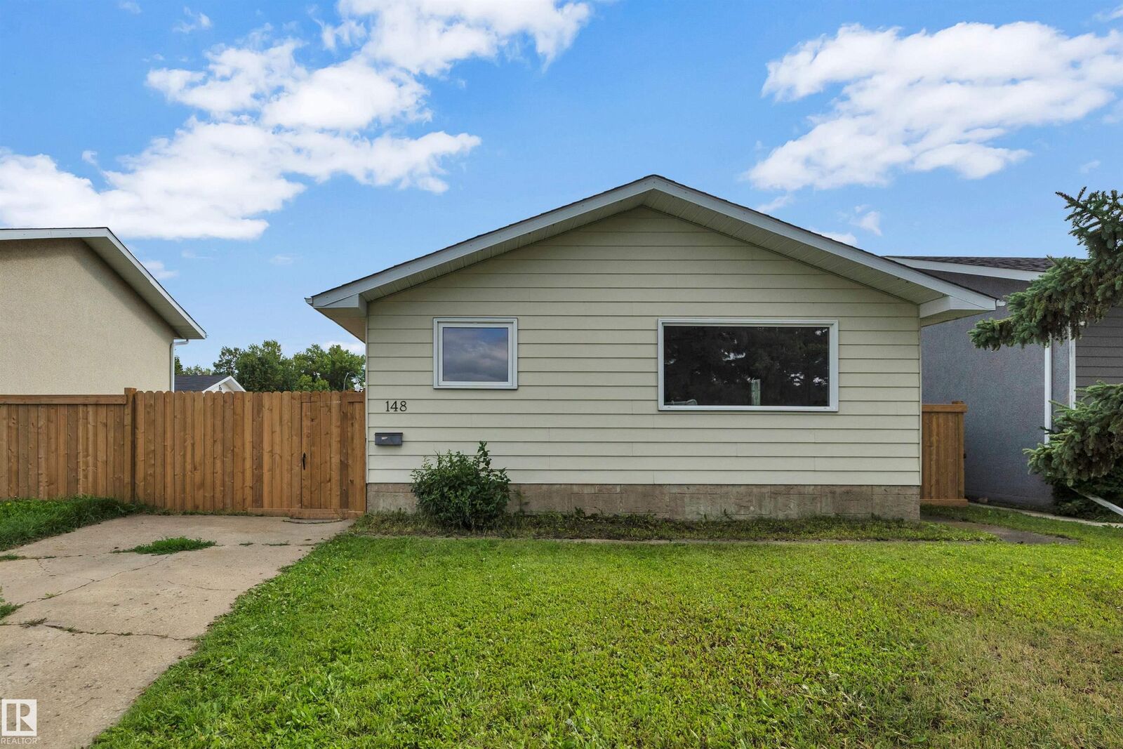Property Photo:  148 Corinthia Drive  AB T9E 4G3 