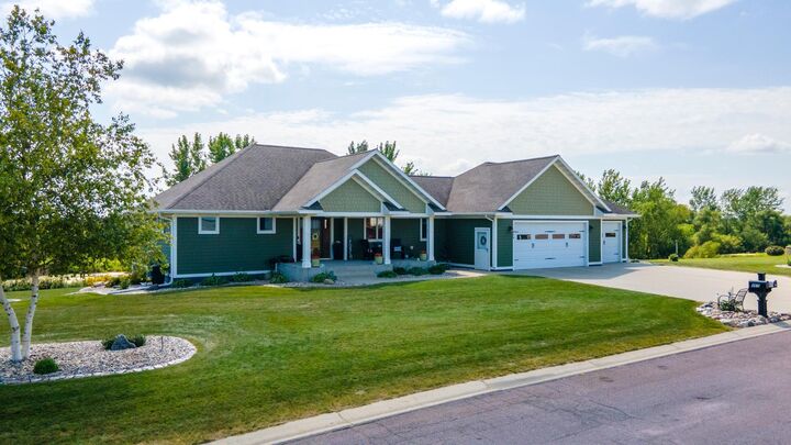 Property Photo:  864 Goves Way  MN 56062 