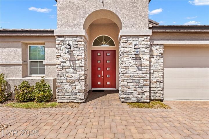 Property Photo: 625 Robin Lane NV 89015