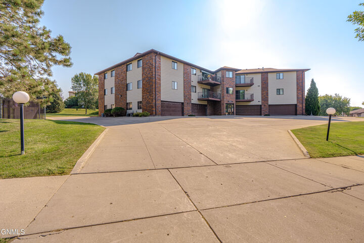 Property Photo:  3305 Montreal Street 204  ND 58503 