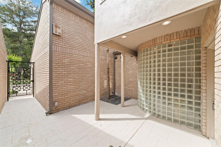 Property Photo:  9374 Briar Forest Drive  TX 77063 
