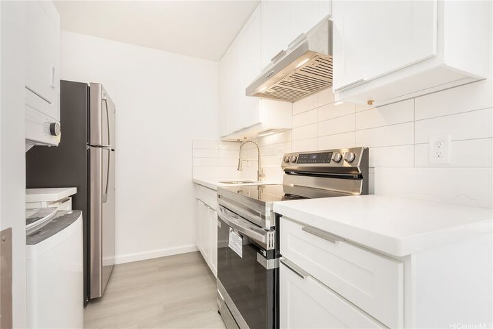 Property Photo:  2121 Algaroba Street 301  HI 96826 
