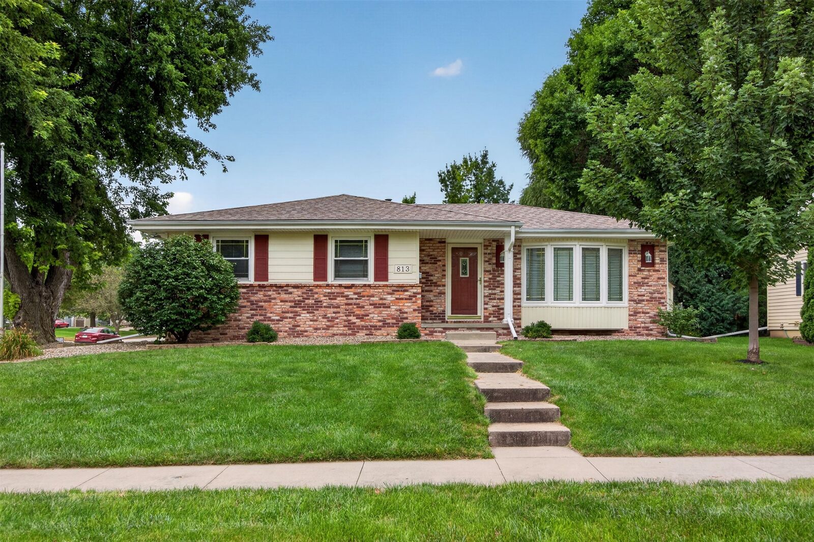 Property Photo:  813 SE Uehlamar Drive  IA 50021 
