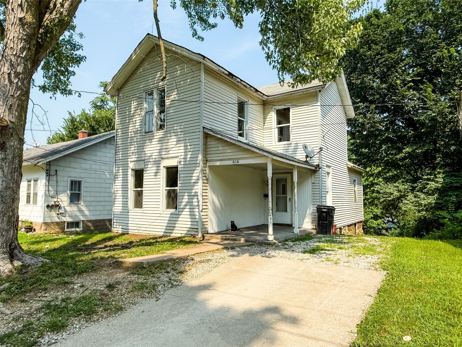 Property Photo: 616 Lamborn Street IA 52501