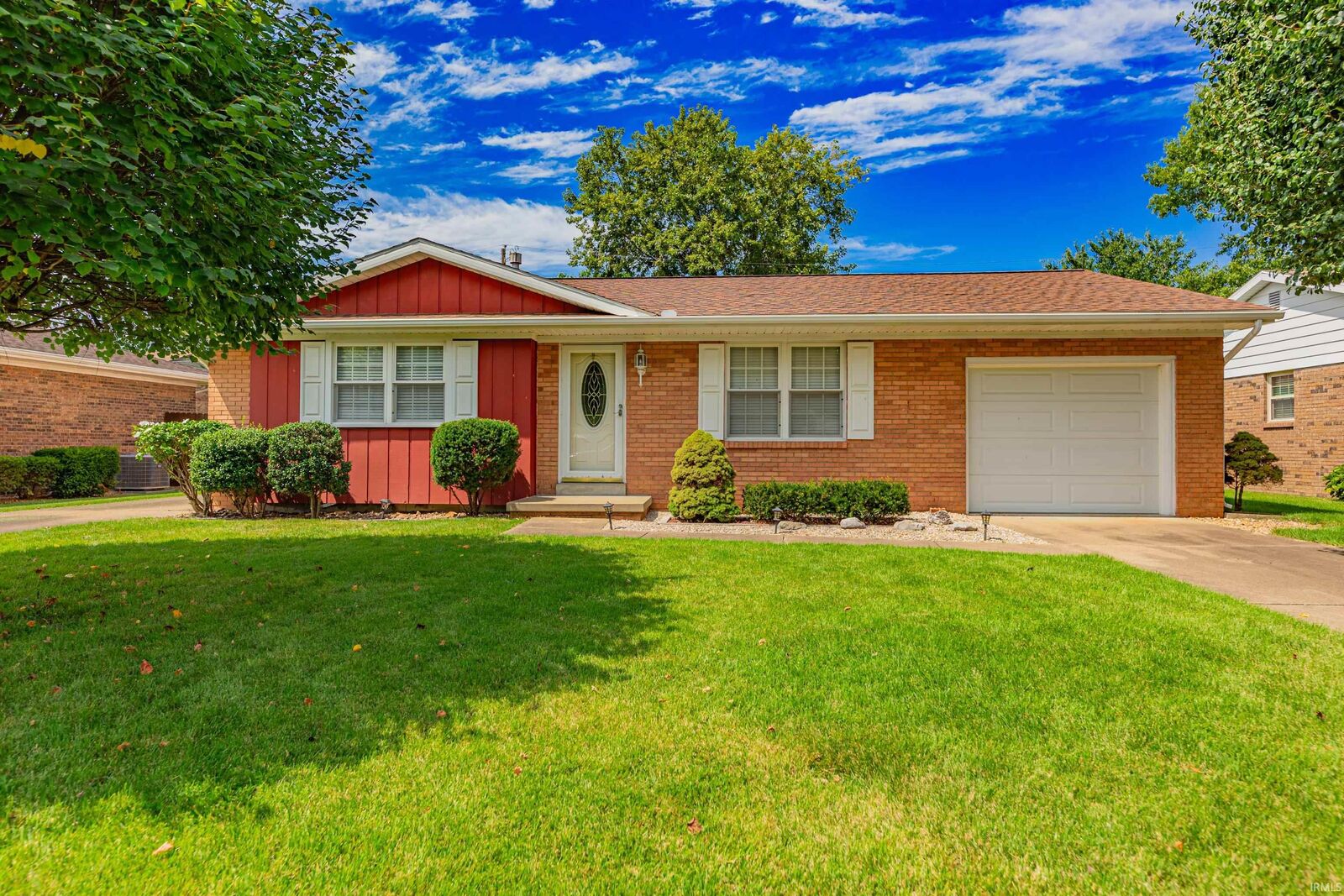 Property Photo:  1800 N Colony Road  IN 47715 