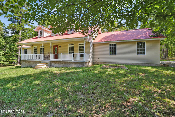 Property Photo: 636 Timber View Rd TN 37367