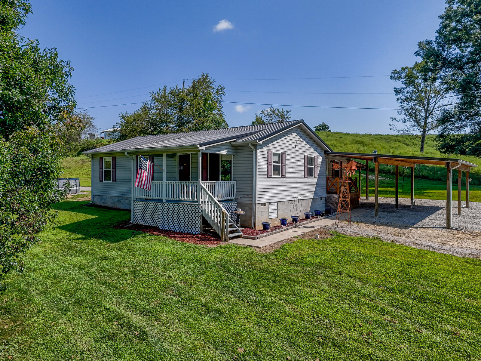 Property Photo: 5711 Grahn Road KY 41164