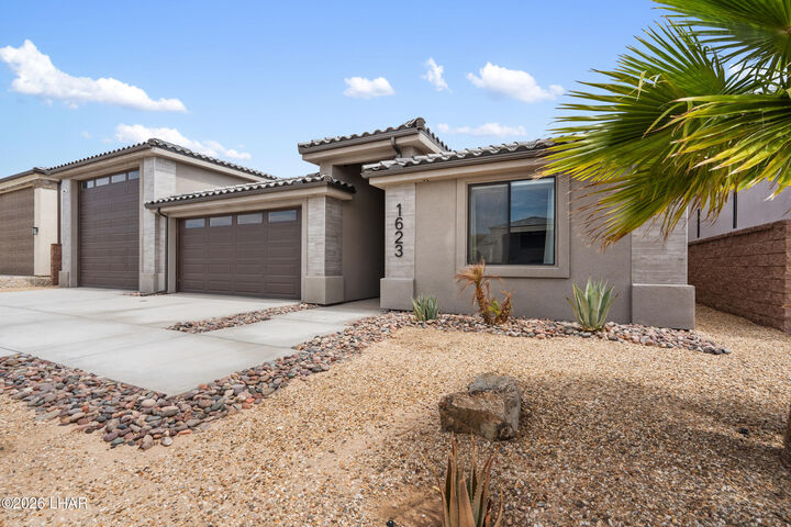 Property Photo:  1623 E Laurel Dr  AZ 86404 