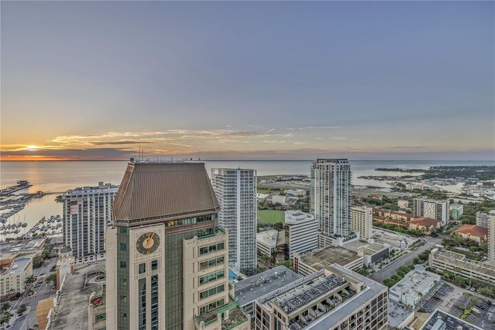 Property Photo: 275 1st Avenue S 3704 FL 33701