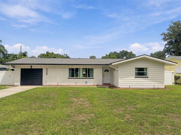 Property Photo: 936 Lyndhurst Street FL 34698
