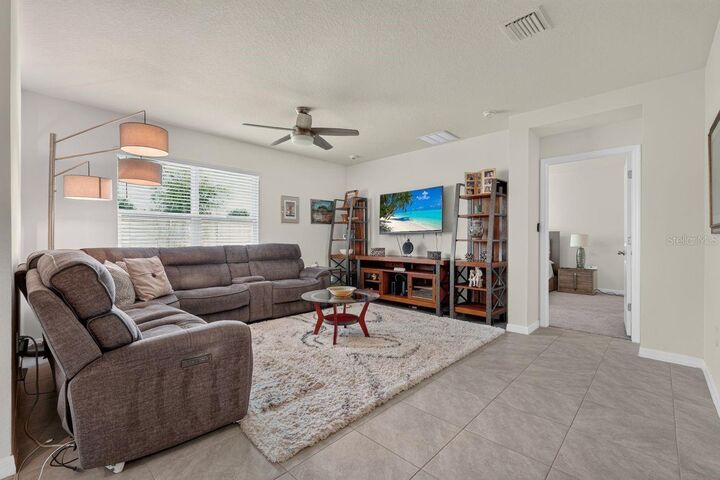 Property Photo: 17709 Canopy Place FL 34211