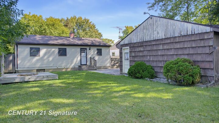 Property Photo:  3303 W Lyndon Avenue  MI 48504 