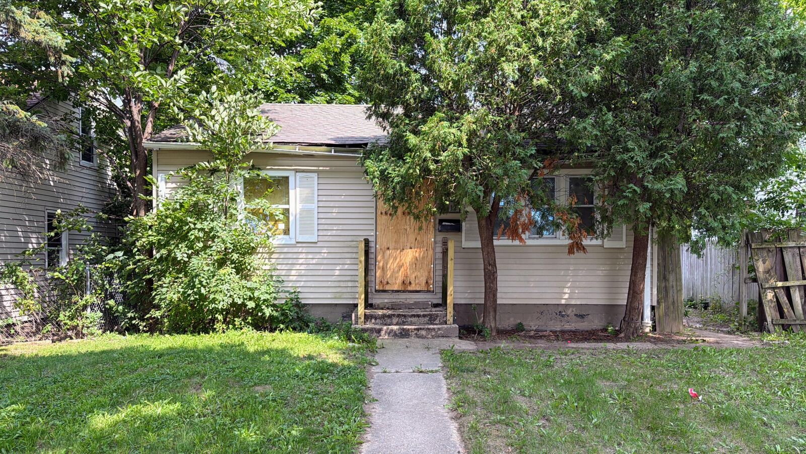 Property Photo: 4912 N 22nd St WI 53209