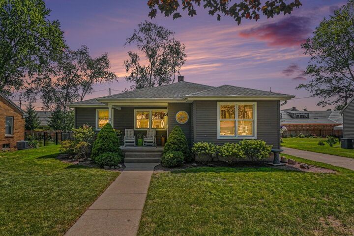 Property Photo: 34 E 30th Street MI 49423
