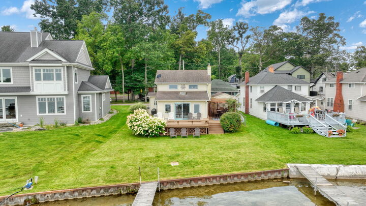 Property Photo:  373 Oakwood Avenue  MI 49234 
