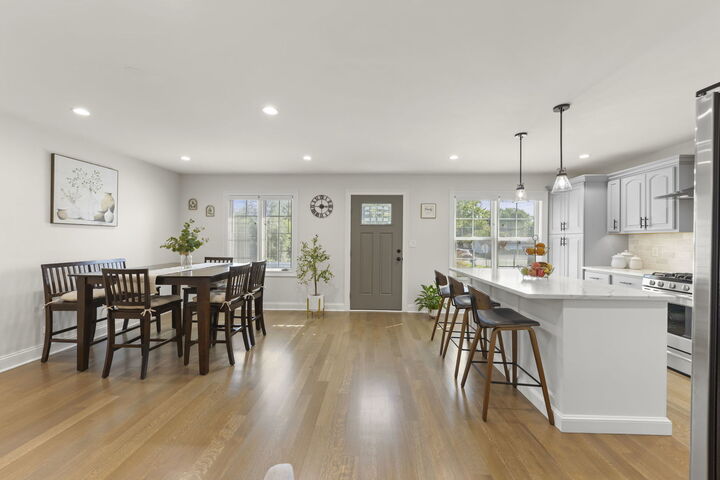 Property Photo:  822 Ronald Terrace  IL 60073 