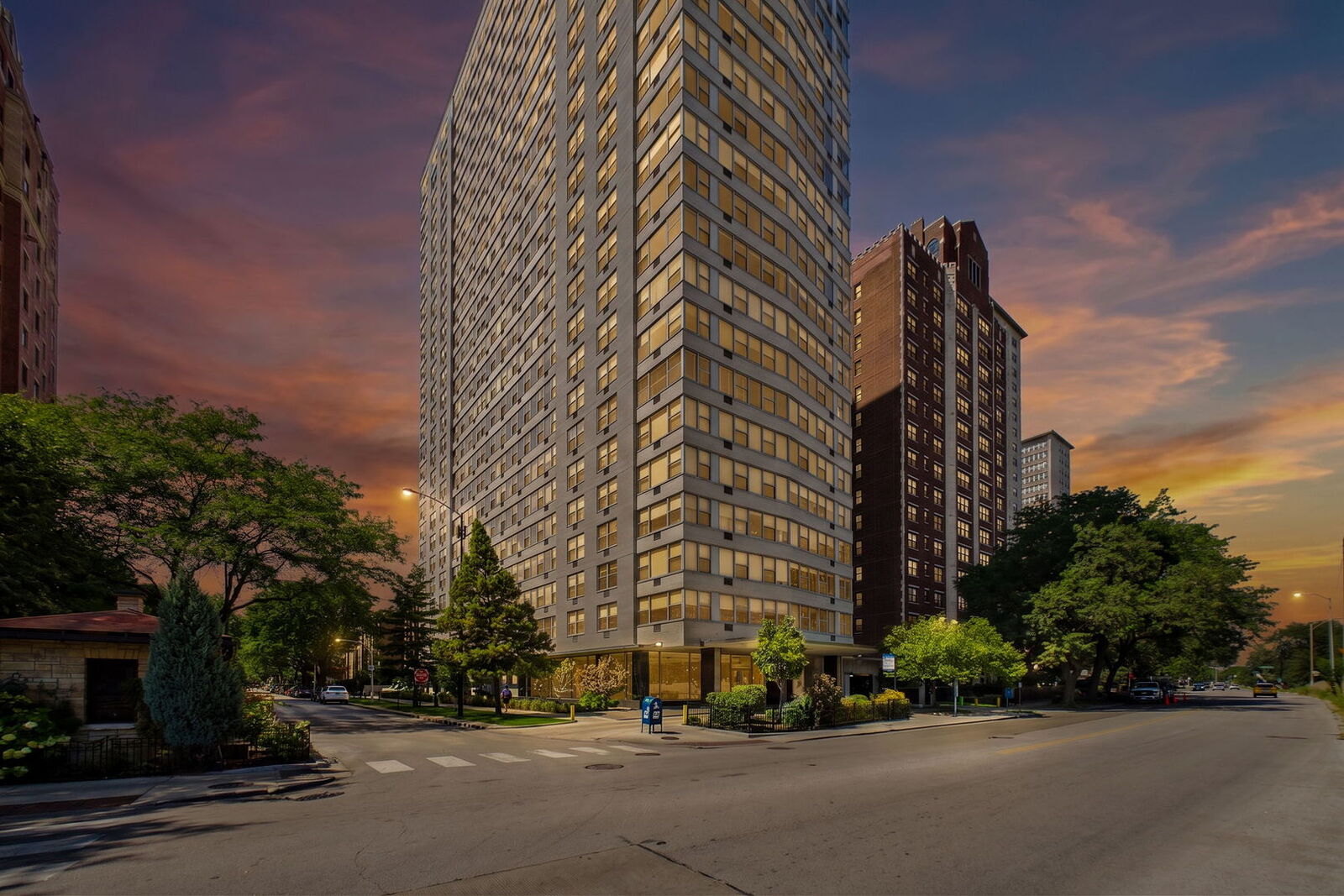 Property Photo:  3900 N Lake Shore Drive 14F  IL 60613 