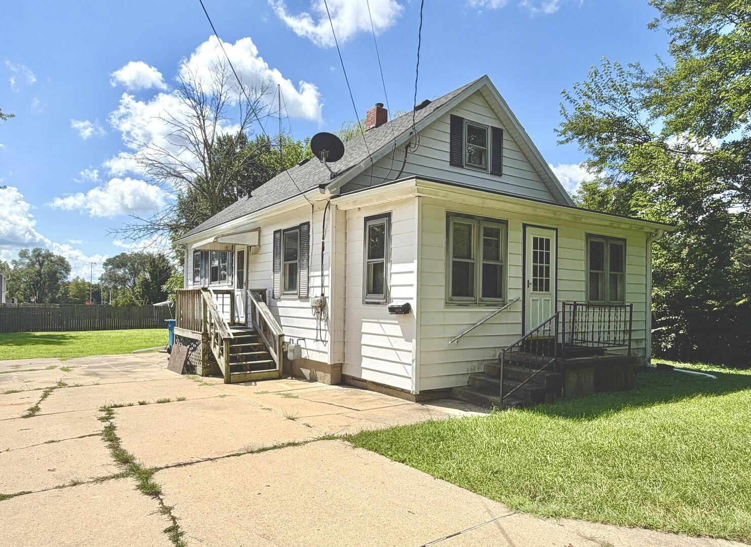 Property Photo:  2710 3rd Street  IL 61354 