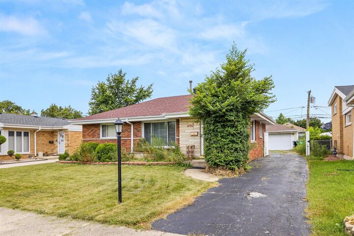 Property Photo:  10842 Claridge Avenue  IL 60154 